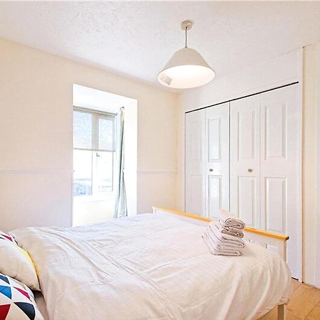 Manor Place Apartment Thamesmead Thamesmead  外观 照片